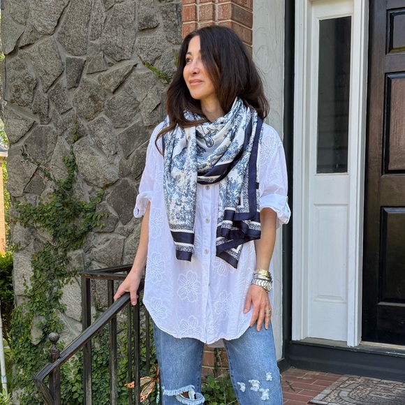 Elegant Blue and White Scarf - Picture 3 of 6